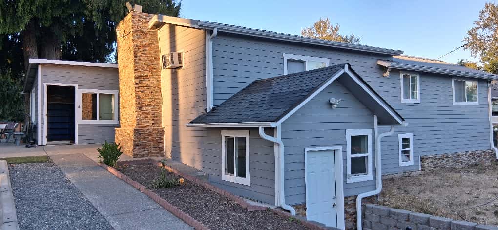 WhatsApp Image 2025-09-18 at 21.48.01 (1)